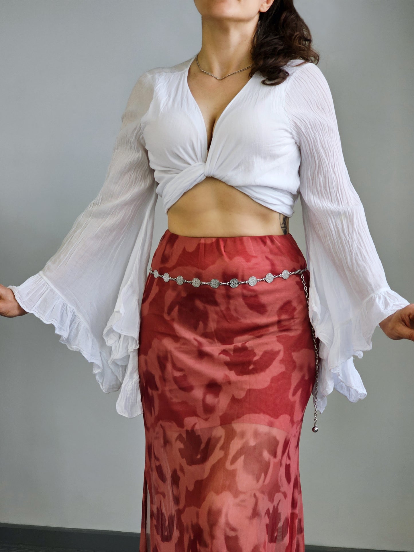 ΜΠΛΟΥΖΑ CROP TOP ME ΒΟΛΑΝ ΜΑΝΙΚΙΑ